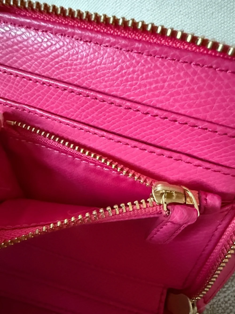 Vera Bradley Zuri Wallet Pink Red Leather Zip Around Bi Fold New - Picture 9 of 9